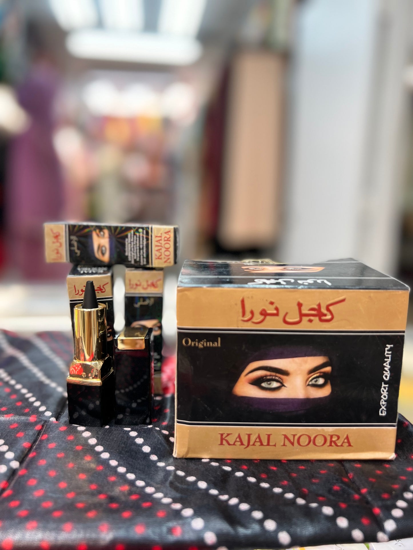 KAJAL NOORA (EyeLiner)